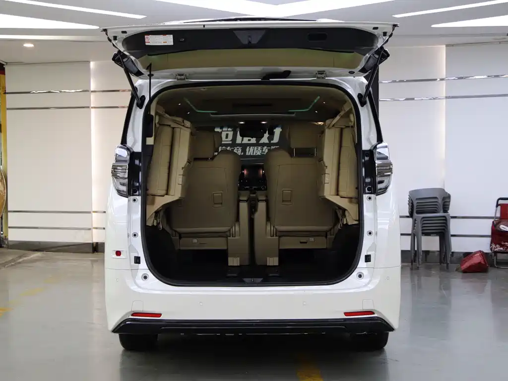 Toyota Vellfire 2020 — фото 25