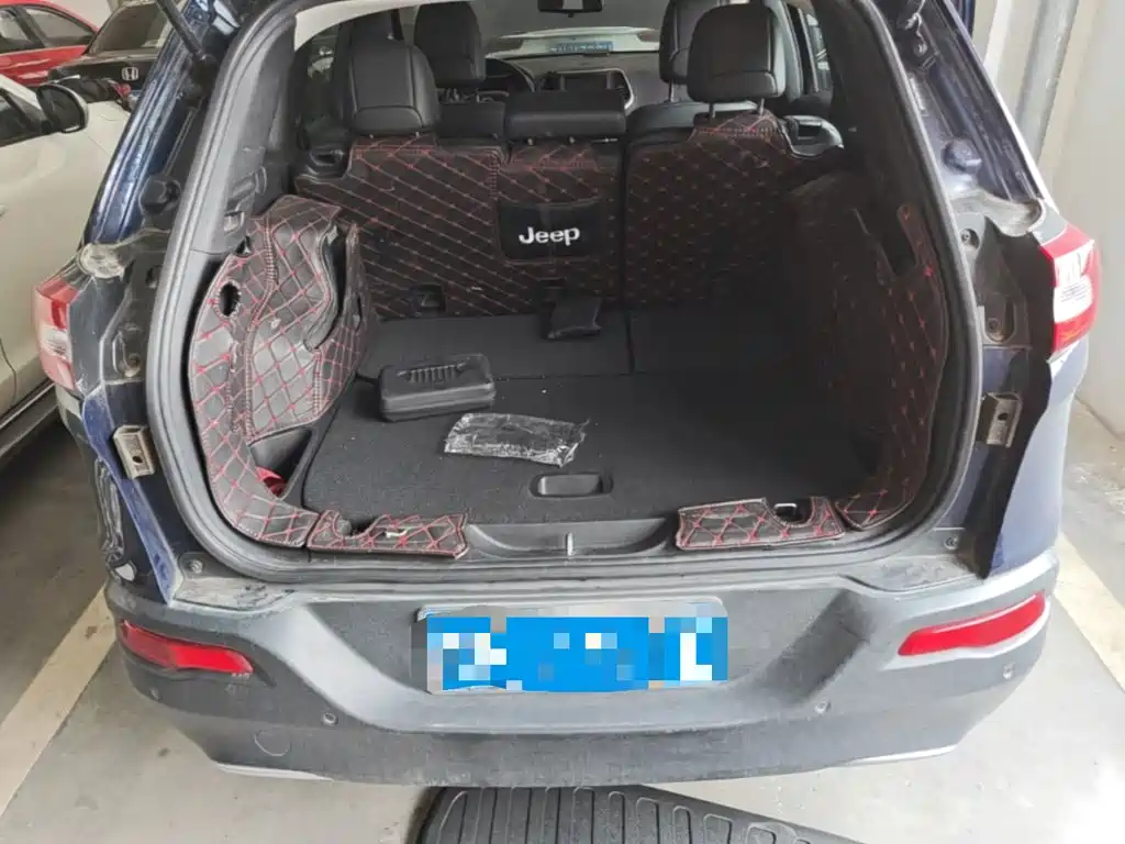 Jeep Cherokee 2018 — фото 19