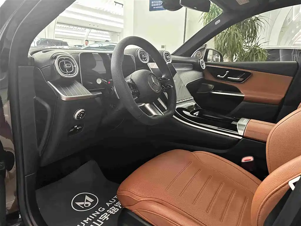 Mercedes-Benz GLC 2023