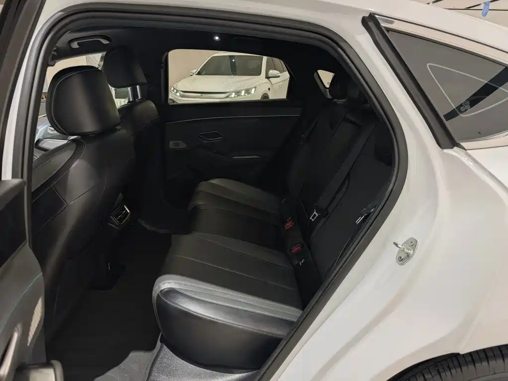 BYD Qin L 2025 — фото 11
