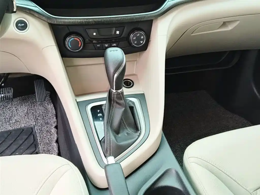 Buick Excelle 2019 — фото 14