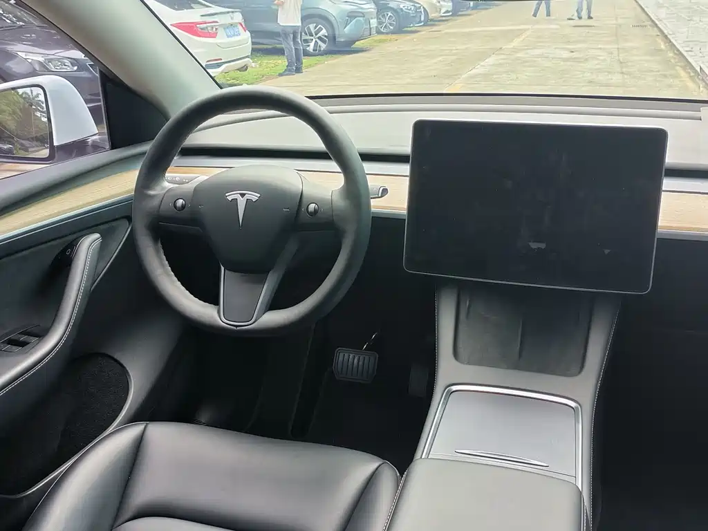 Tesla Model Y 2022 — фото 13