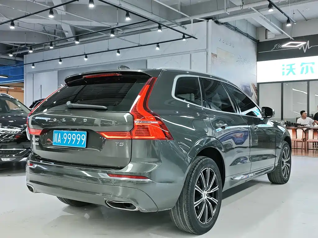 Volvo XC60 2021 — фото 4
