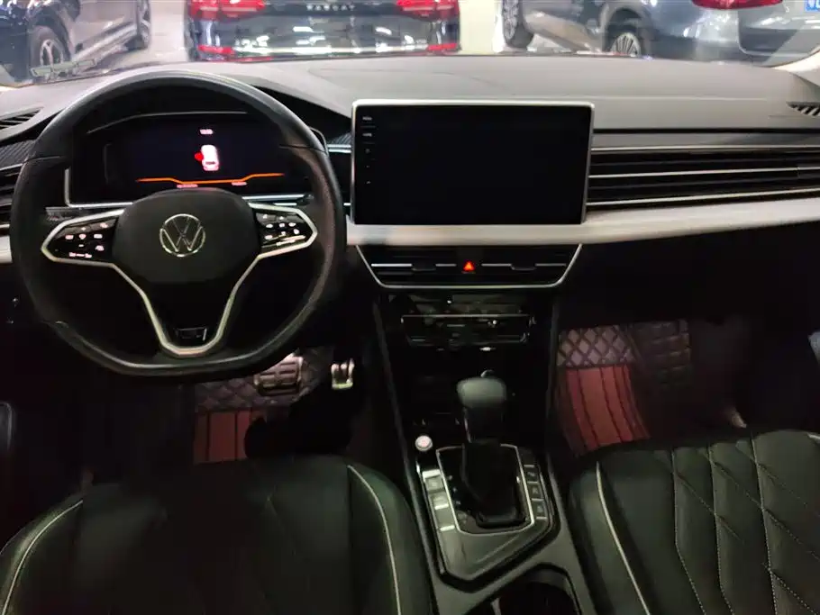 Volkswagen Tiguan L 2023 — фото 12
