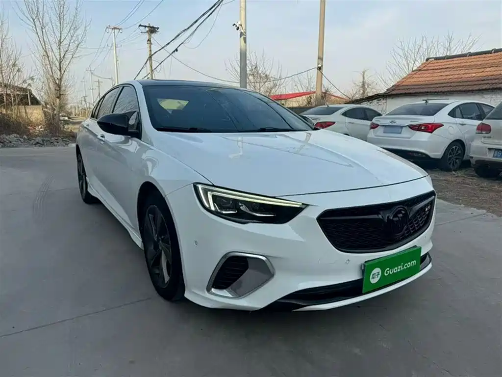 Buick Regal 2018 — фото 16