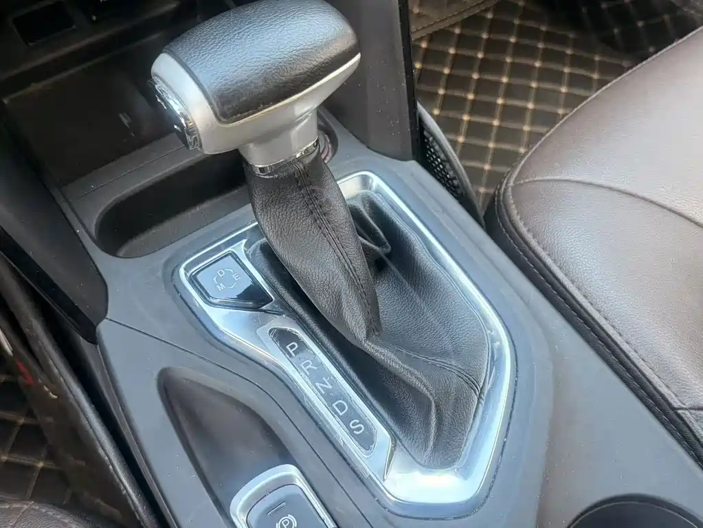 GAC Trumpchi GS4 2018 — фото 19