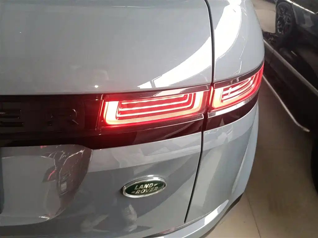 Land Rover Evoque 2021 — фото 8