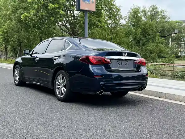 Infiniti Q70 2017