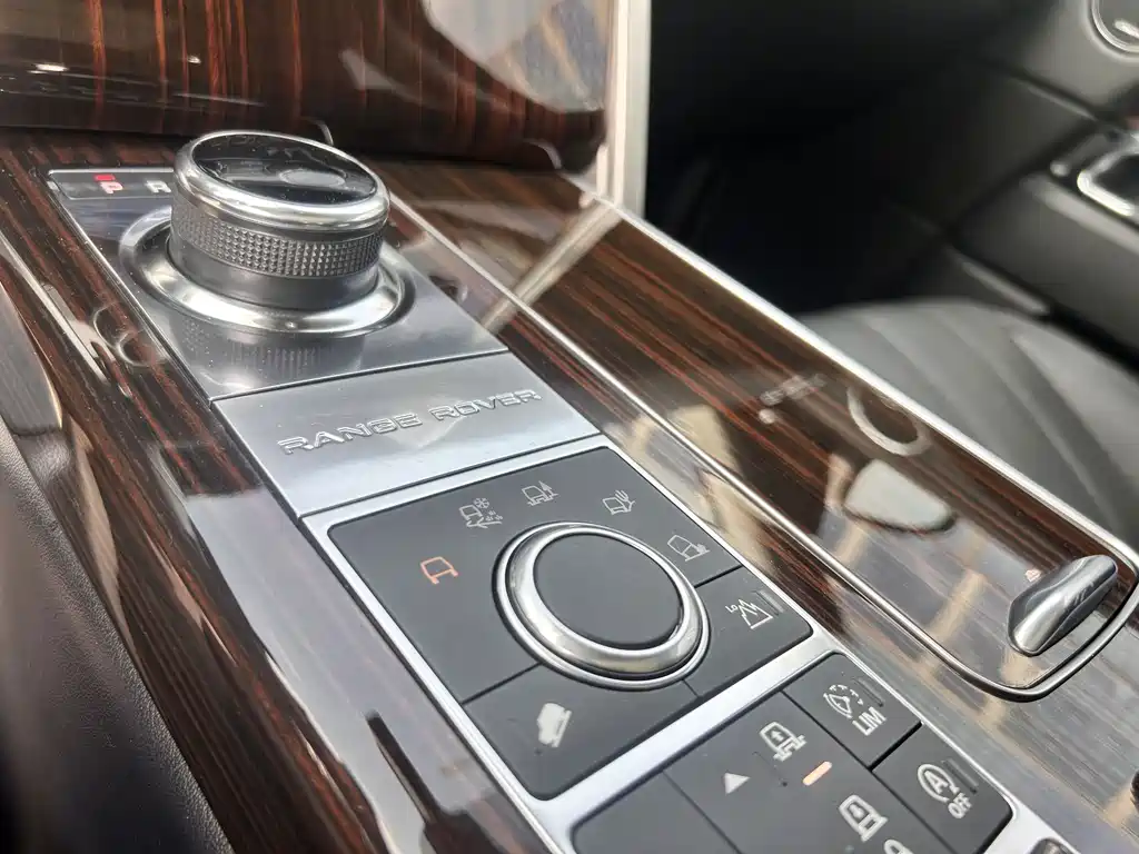 Land Rover Range Rover 2018 — фото 11
