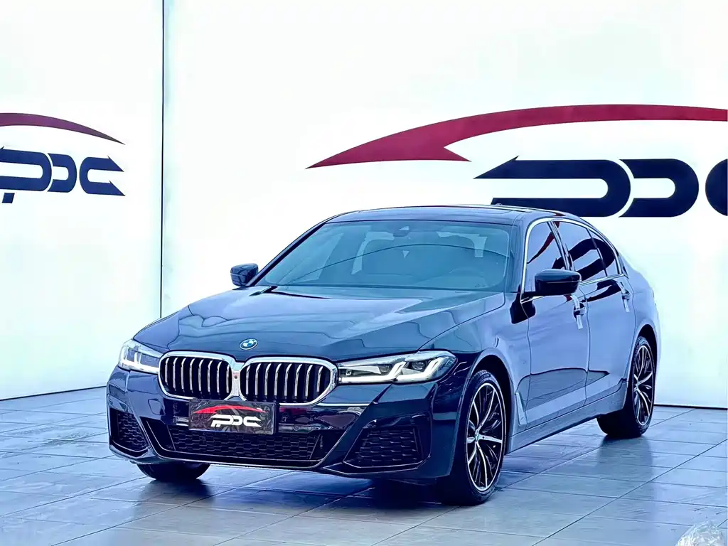 BMW 5 Series 2022 — фото 1