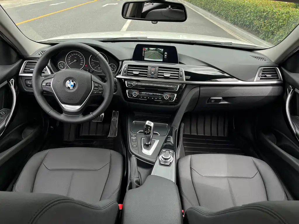 BMW 3 Series 2016 — фото 16