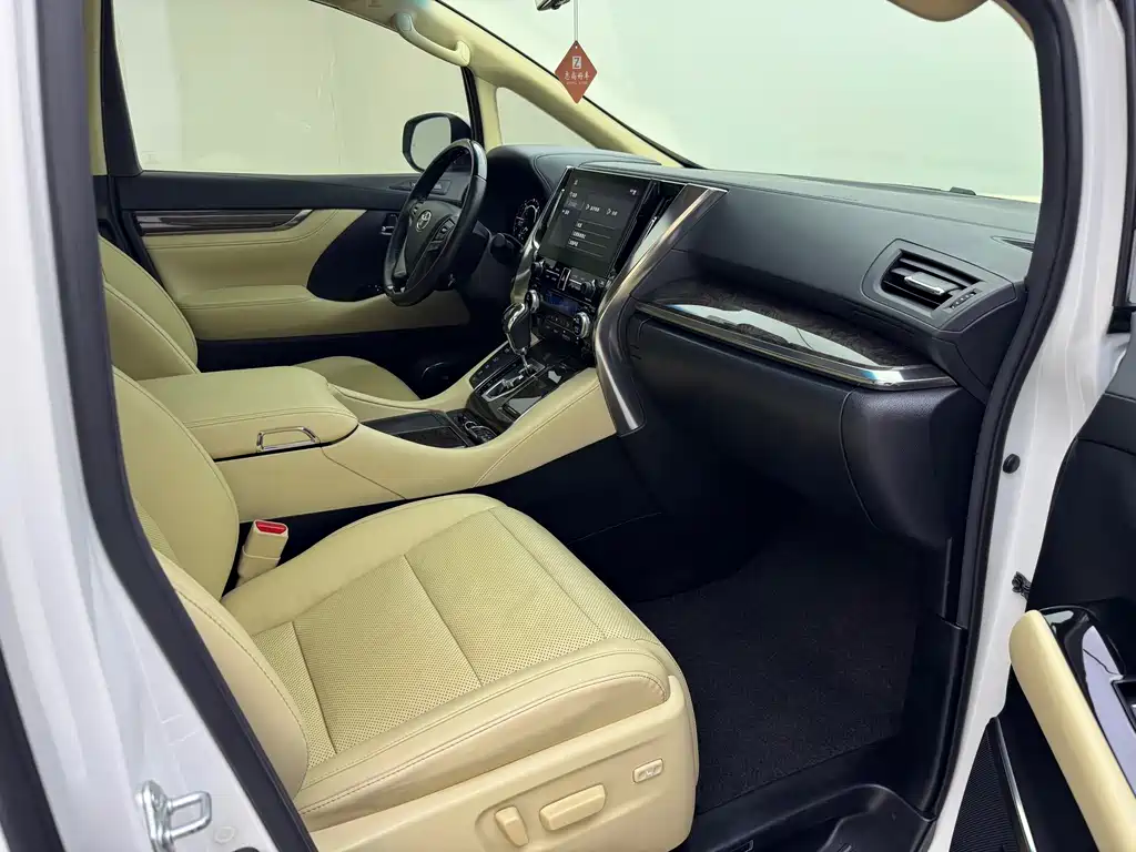 Toyota Alphard 2021 — фото 11
