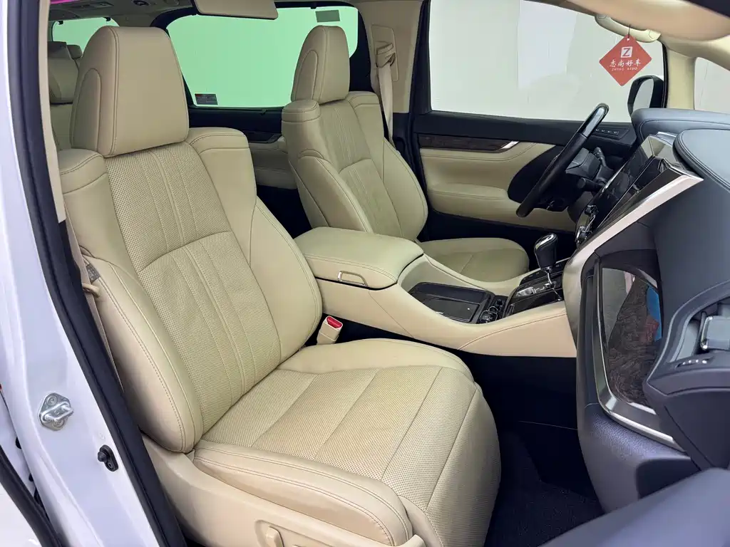 Toyota Alphard 2021 — фото 12
