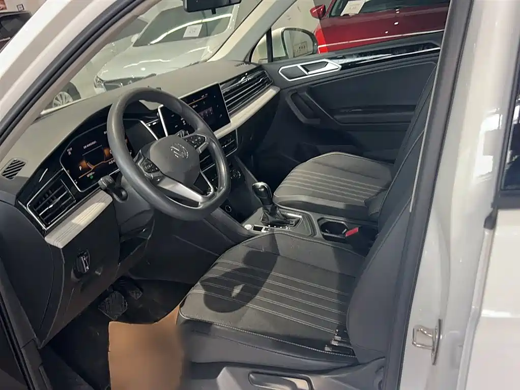 Volkswagen Tiguan L 2022 — фото 11