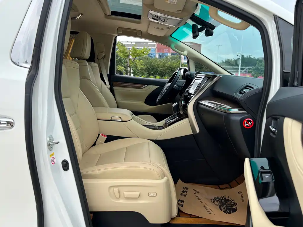 Toyota Alphard 2016 — фото 13