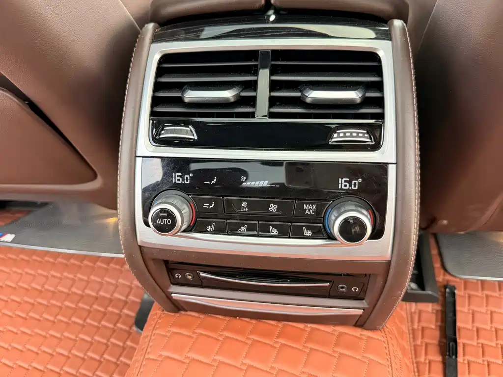 BMW 7 Series 2022 — фото 18