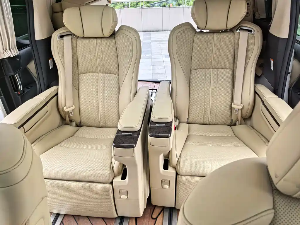 Toyota Alphard 2021 — фото 22