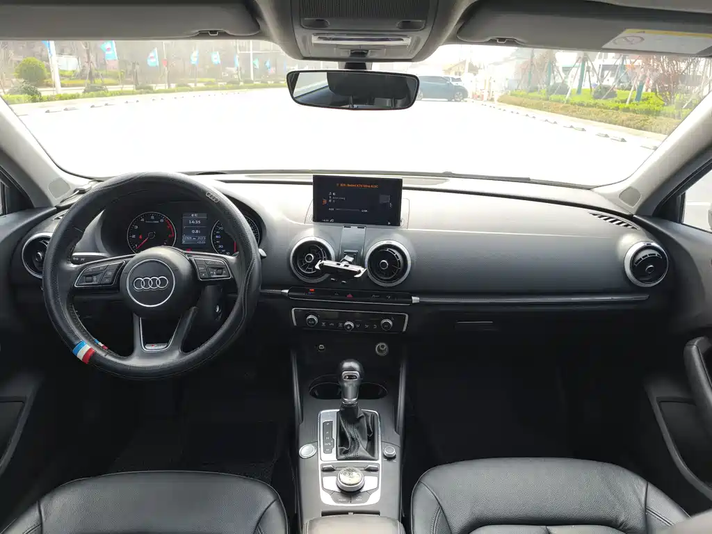 Audi A3 2017 — фото 13