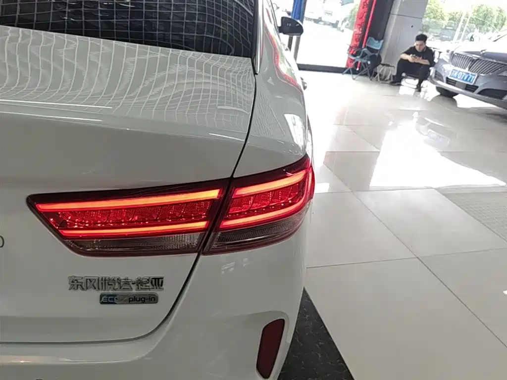 Kia K5 New Energy 2020 — фото 8