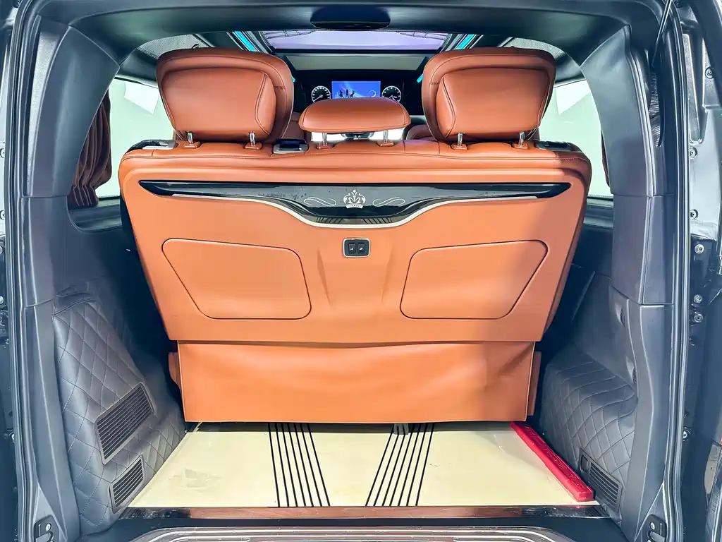 Mercedes-Benz V-Class 2022 — фото 14