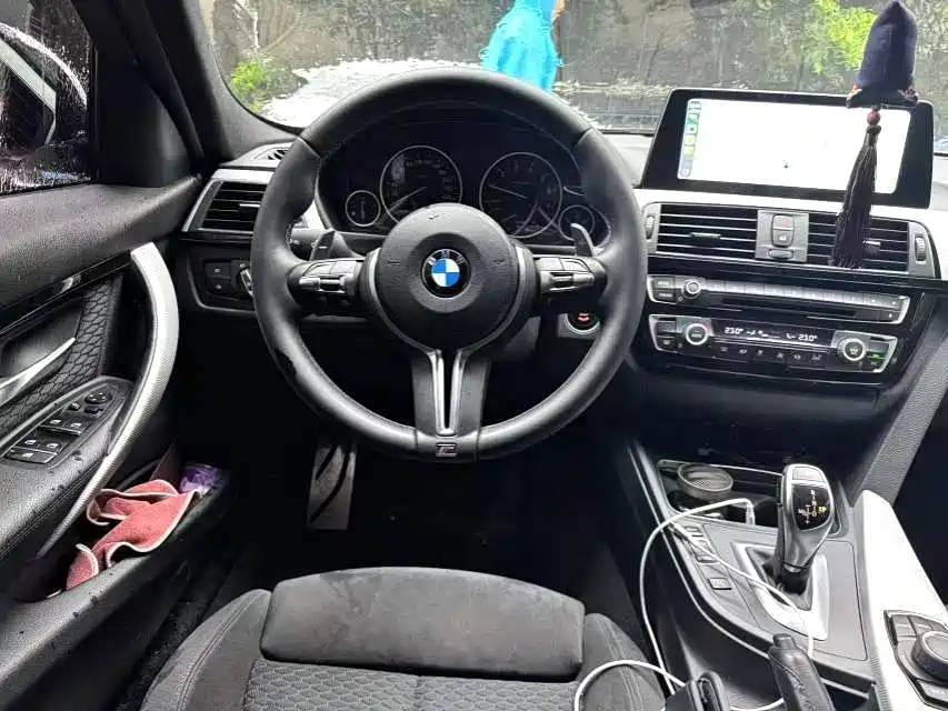 BMW 3 Series 2017 — фото 11