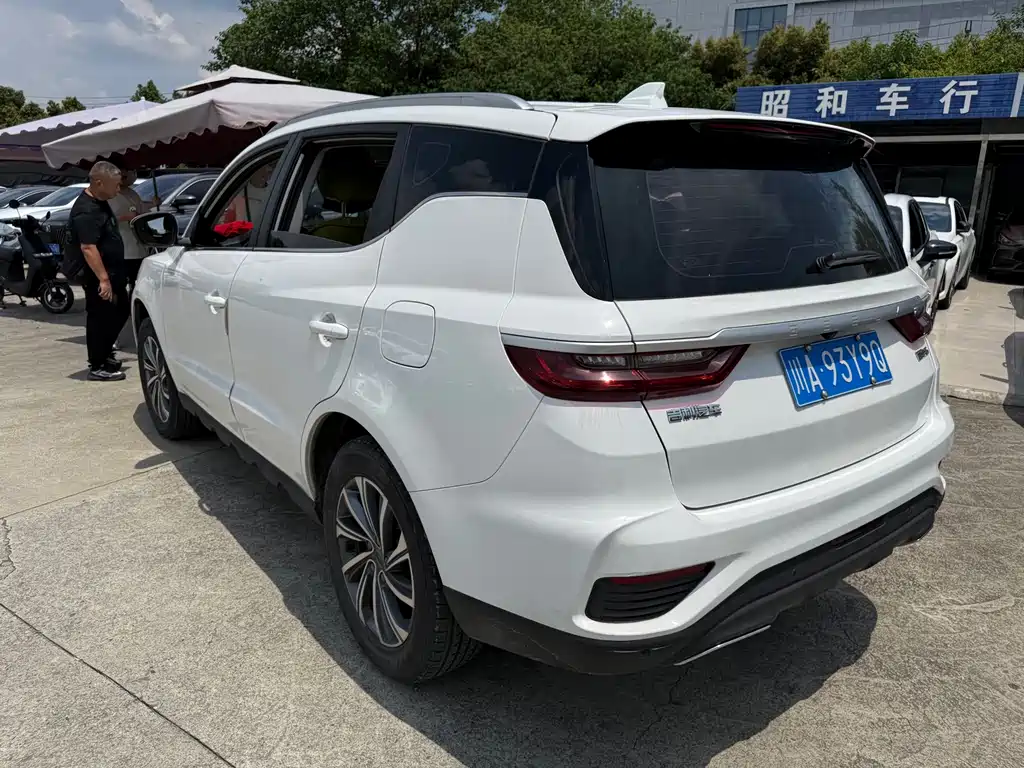 Geely Vision X6 2020 — фото 11