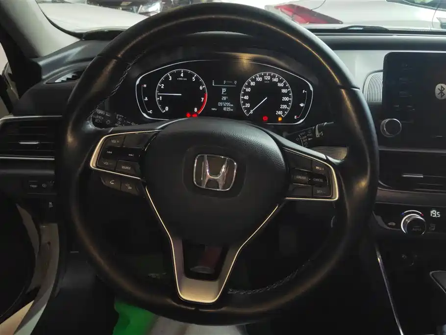 Honda Accord 2020 — фото 15