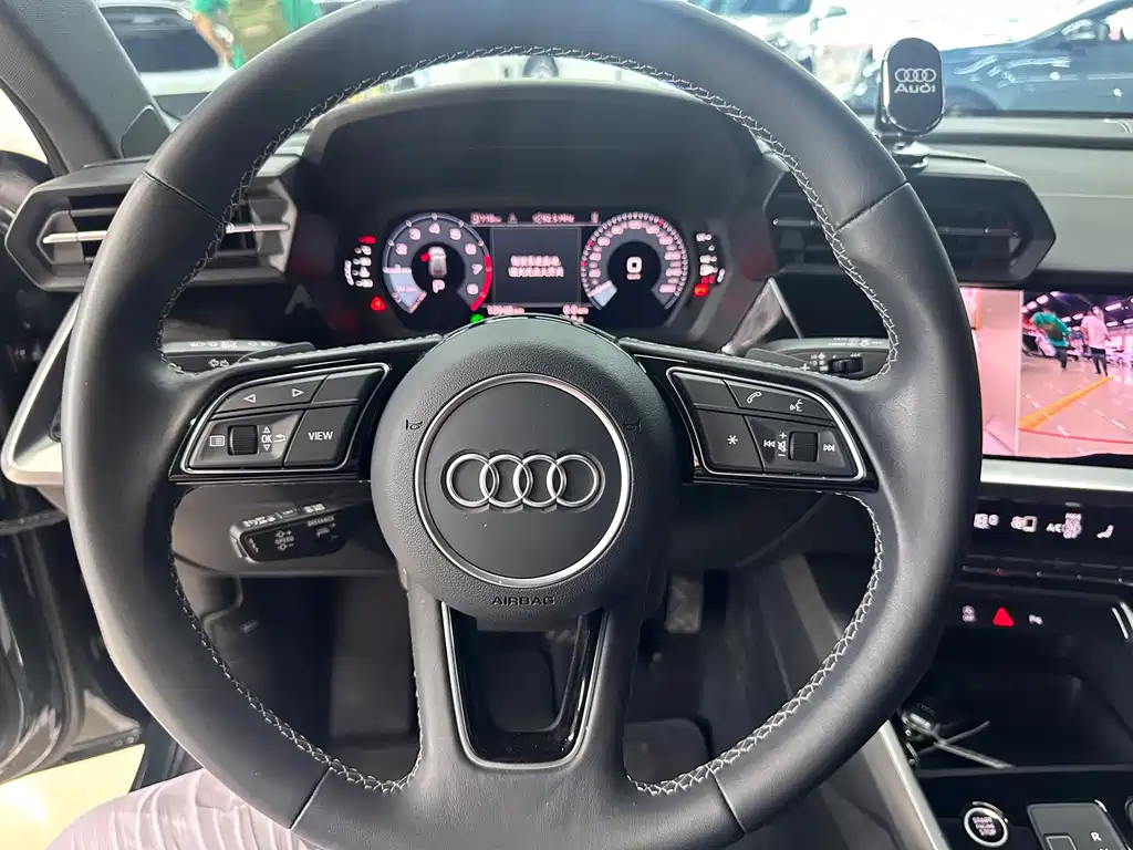 Audi A3 2023 — фото 10