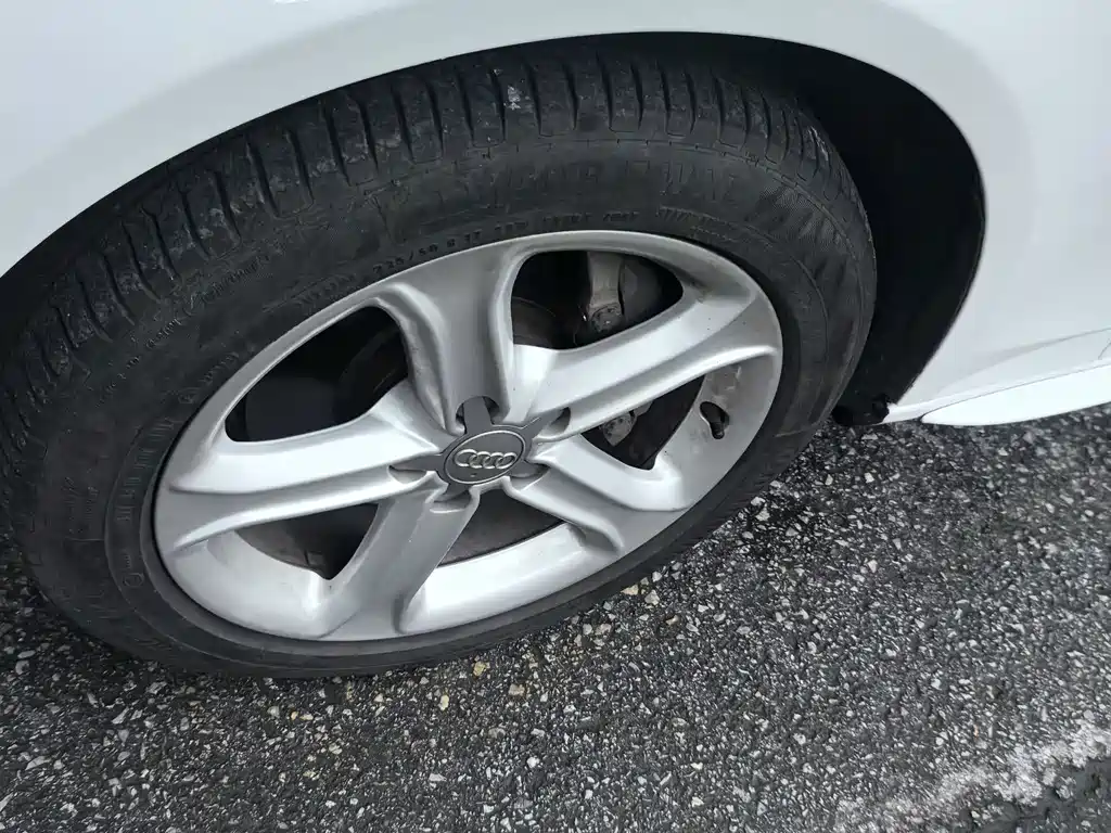 Audi A4L 2015