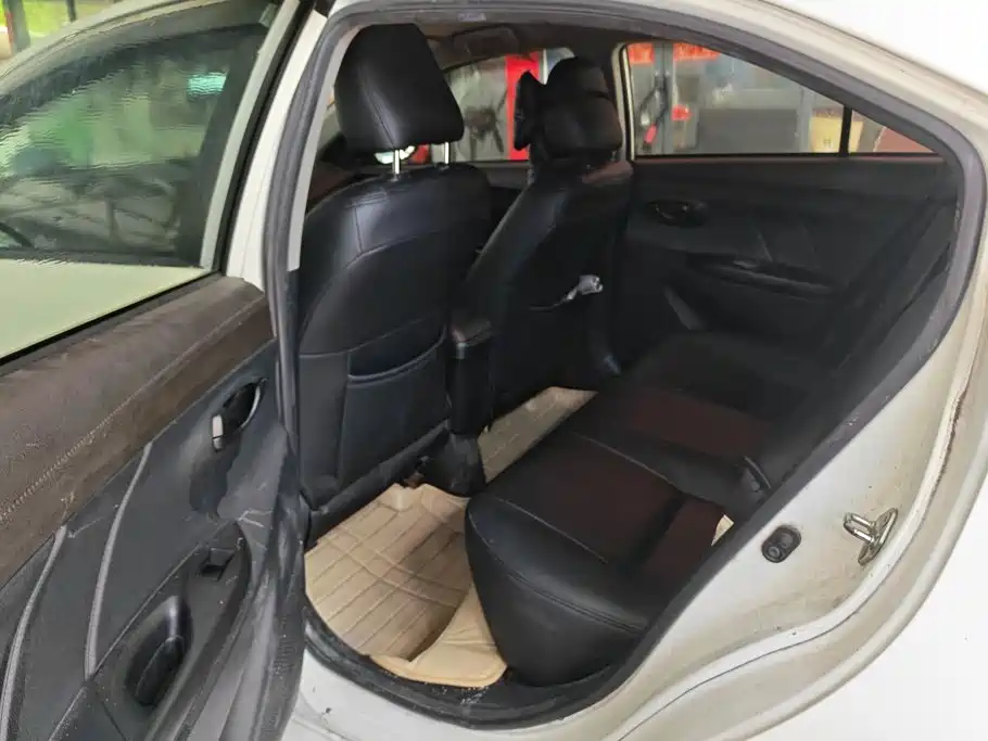 Toyota Vios 2015 — фото 11