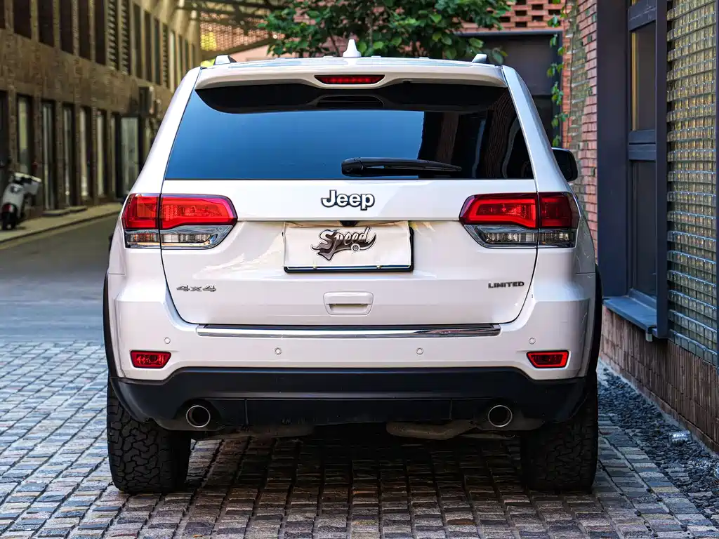 Jeep Grand Cherokee 2014 — фото 6