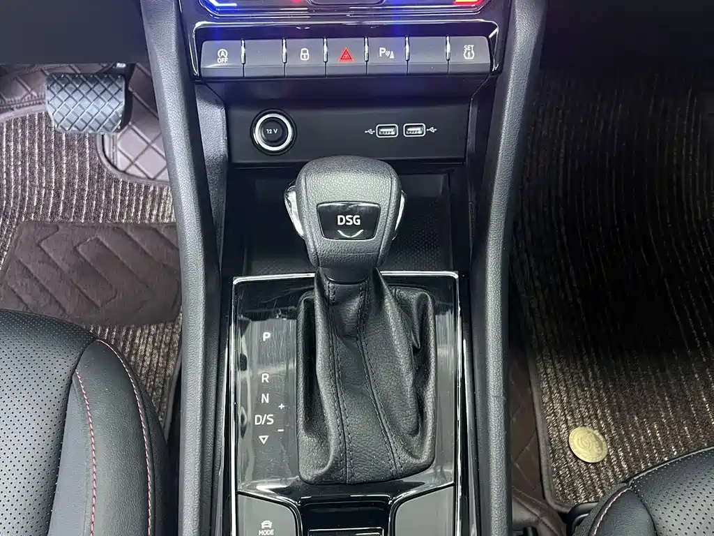 Skoda Karoq 2022 — фото 12