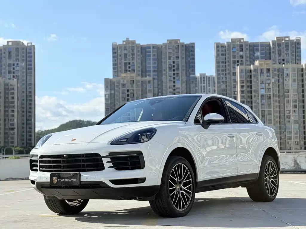 Porsche Cayenne 2022 — фото 1
