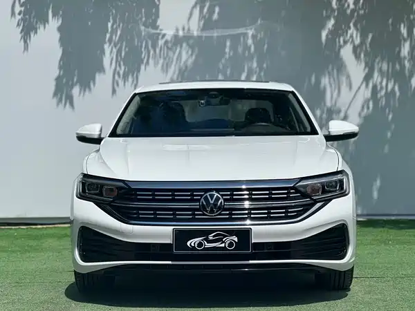 Volkswagen Sagitar 2022
