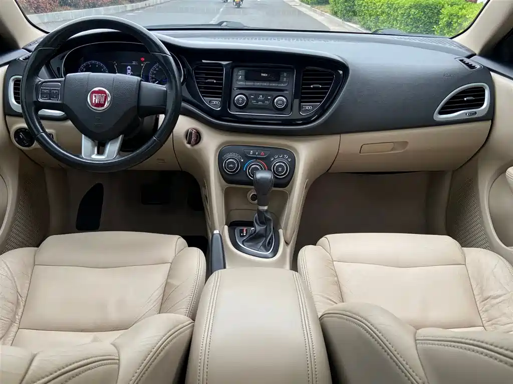 Fiat Viaggio 2014 — фото 10