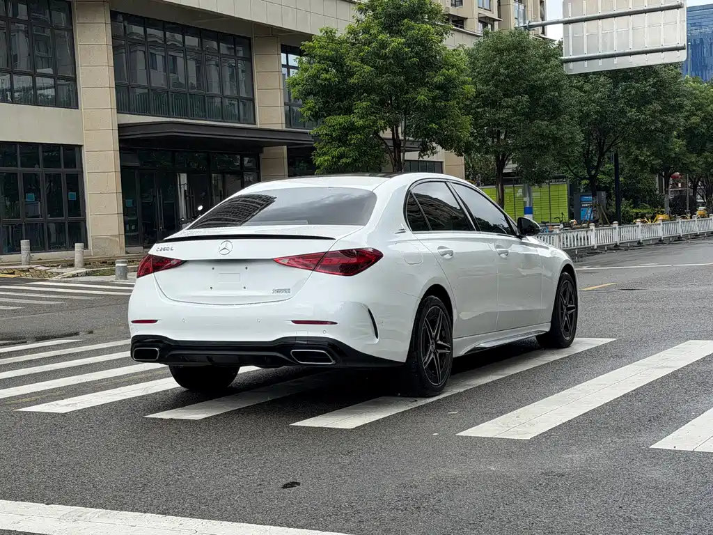 Mercedes-Benz C-Class 2023 — фото 12