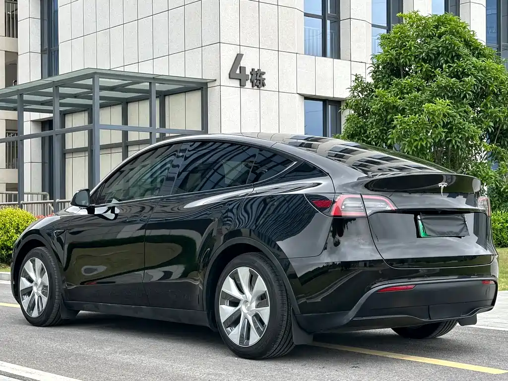 Tesla Model Y 2022 — фото 28