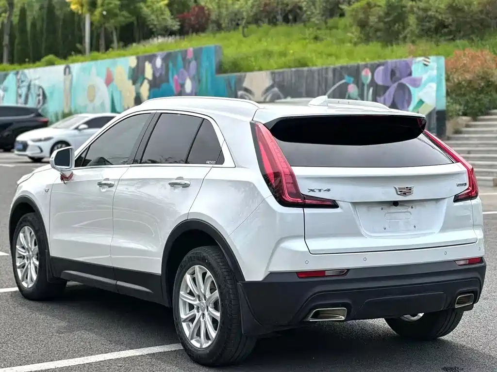 Cadillac XT4 2020 — фото 12