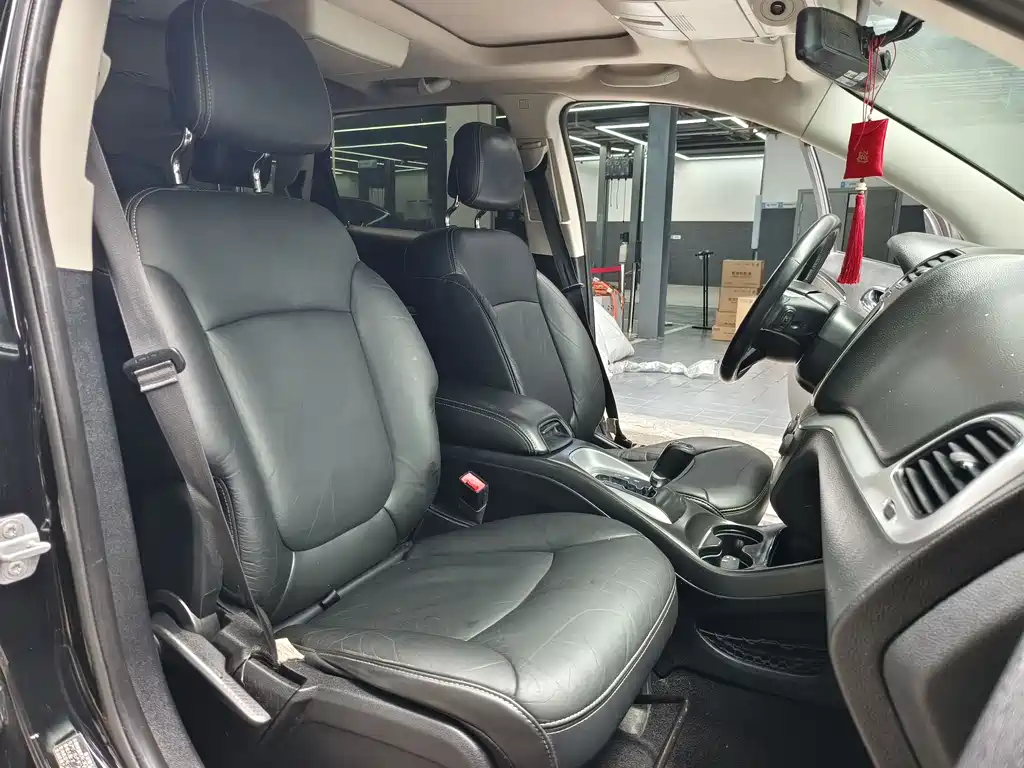 Dodge Journey 2016 — фото 9