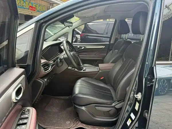 GAC Trumpchi M6 2021