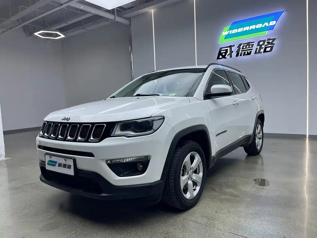 Jeep Compass 2018 — фото 1
