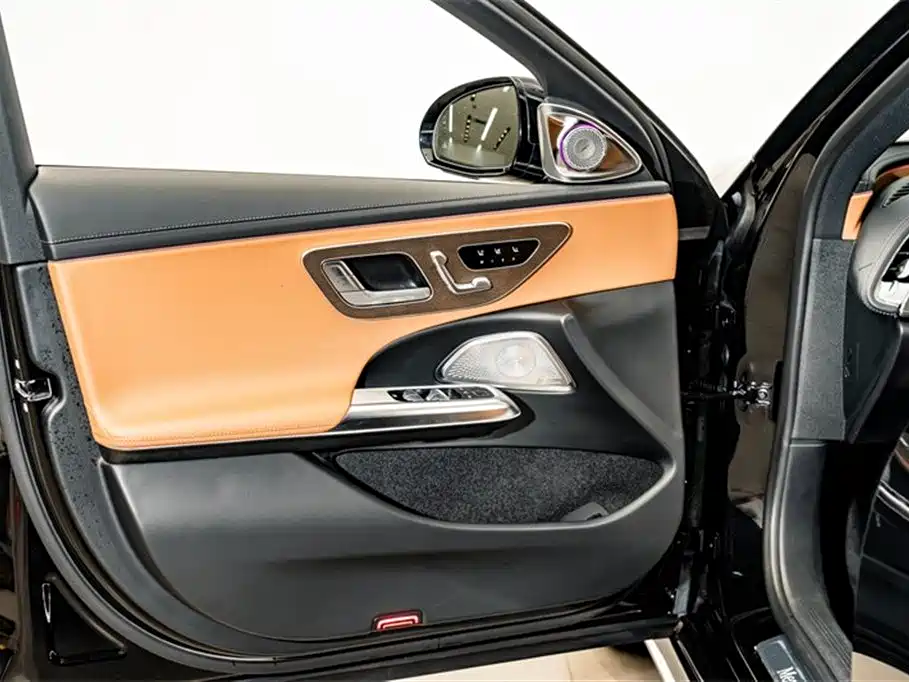 Mercedes-Benz E-Class 2025 — фото 18