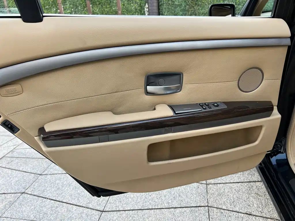 BMW 7 Series 2007 — фото 17