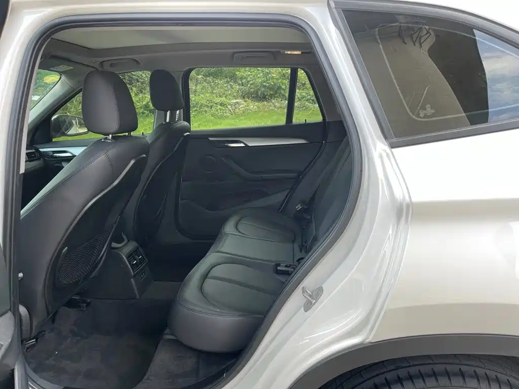 BMW X1 2018 — фото 11