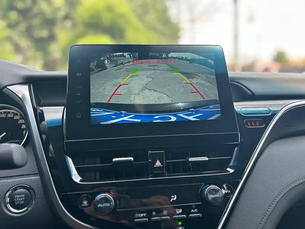 Toyota Camry 2023 — фото 13