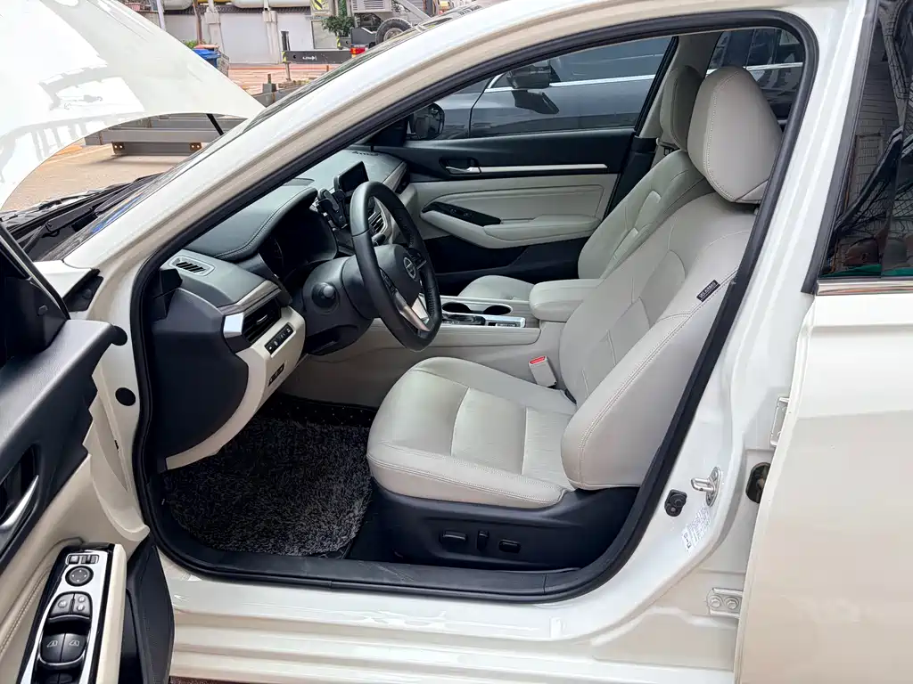 Nissan Teana 2022
