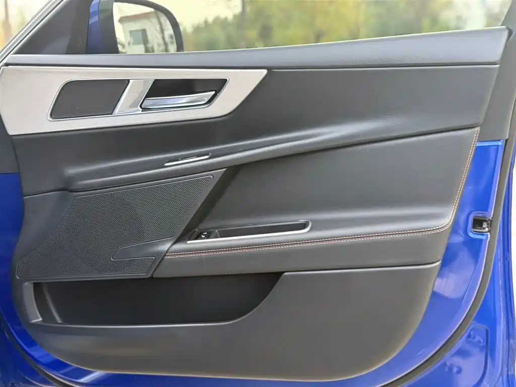 Jaguar XEL 2019 — фото 20