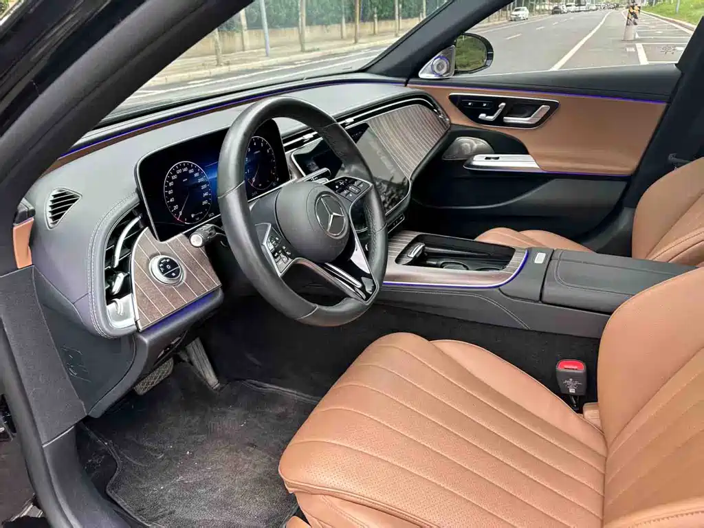 Mercedes-Benz E-Class 2024