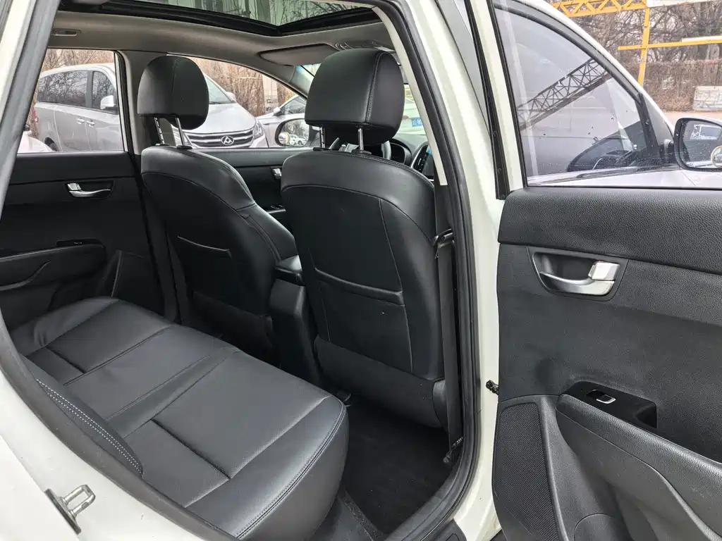 Kia KX3 2016 — фото 13