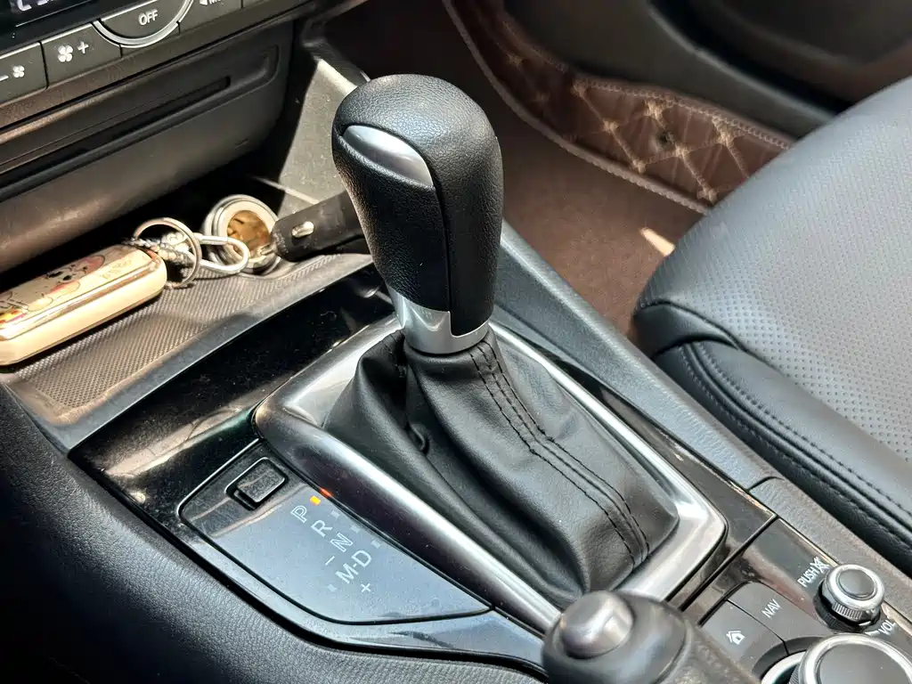 Mazda 3 Axela 2015 — фото 28